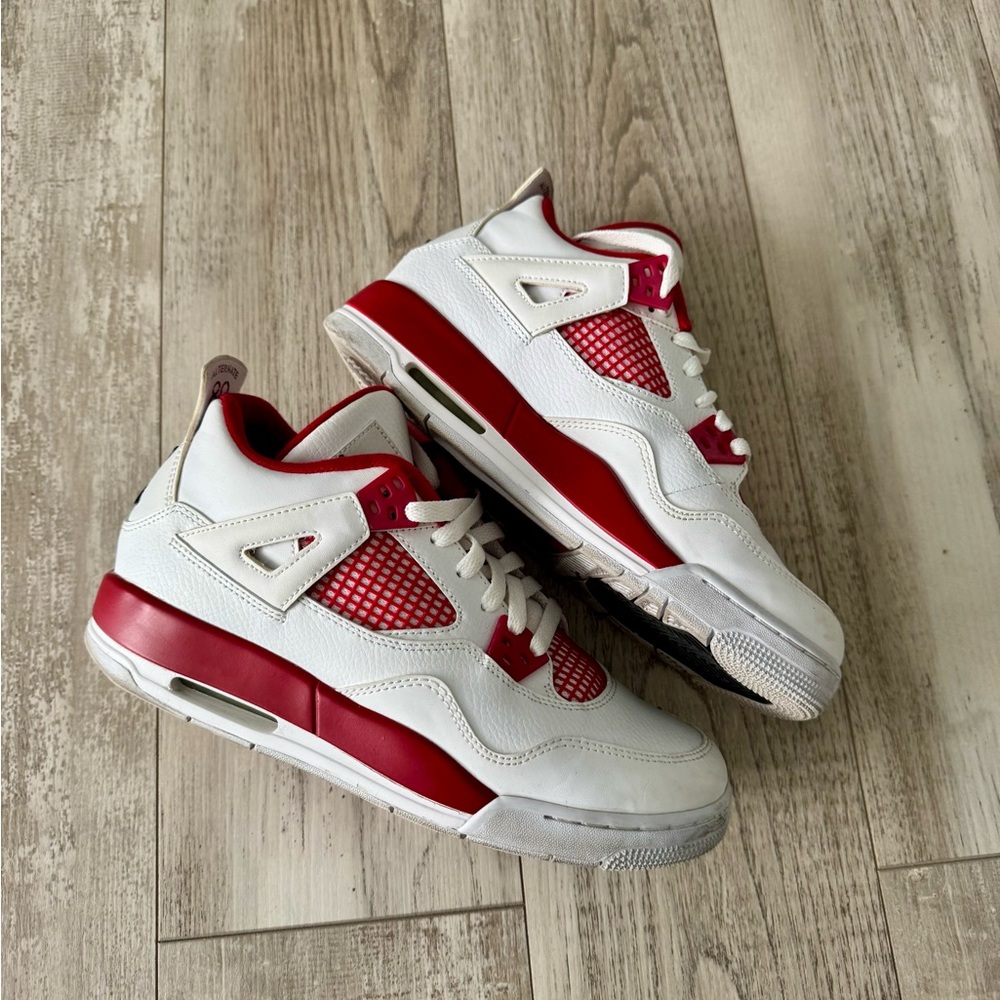 Jordan’s 4s - Size 7